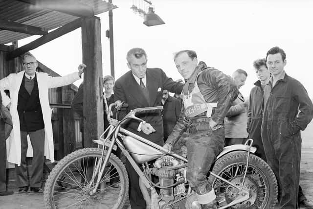 Ron Johnston and Doug Templeton discuss tactic in 1960. Picture: TSPL